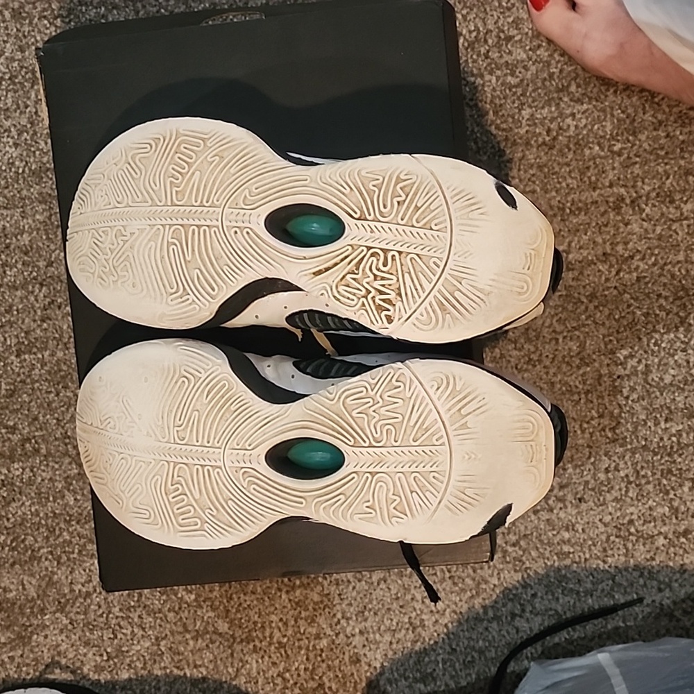 Shoes - Picture 3 of 4